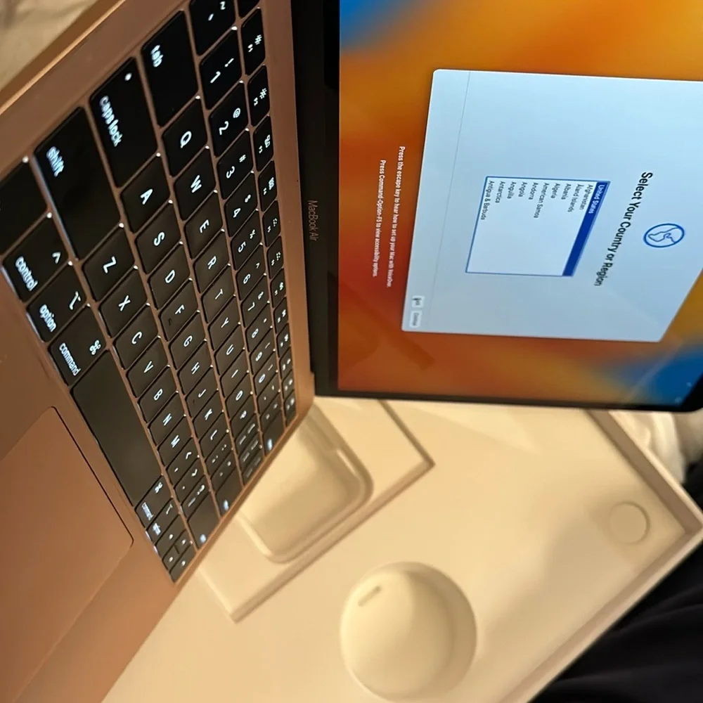 Apple MacBook Air - Gold